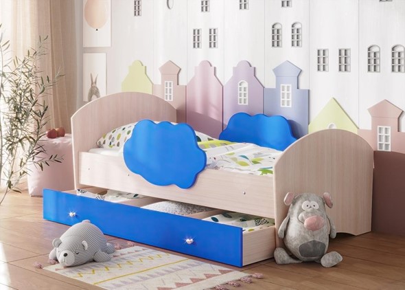 Детская кровать с бортиками Тучка с ящиком, корпус Дуб млечный, фасад Синий в Новосибирске - изображение