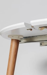 Кухонный раздвижной круглый стол Белая Эмаль д. 90 см МДФ ножки светлый орех в Новосибирске - предосмотр 7